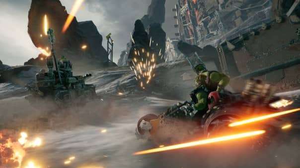 Warhammer 40000: Speed Freeks review captures a massive open battlefield, where Ork vehicles clash in explosive combat.