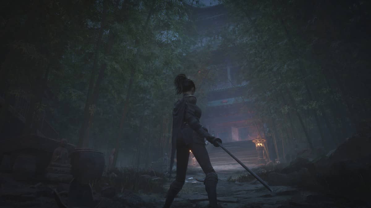 The player stands poised in ceremonial robes with a drawn katana, gazing up at a grand temple in Wuchang Fallen Feathers.